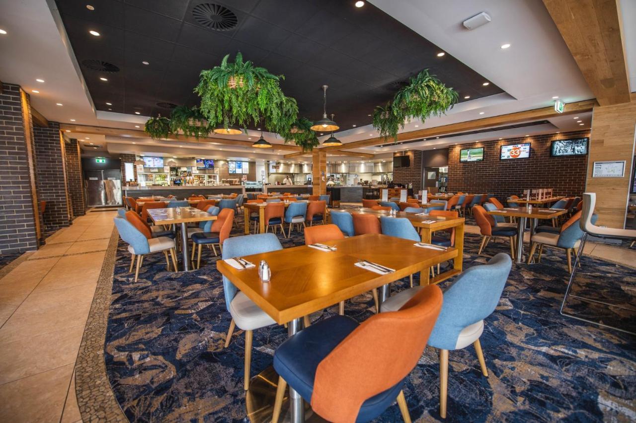 Holiday Inn Sydney St Marys By Ihg Exterior photo