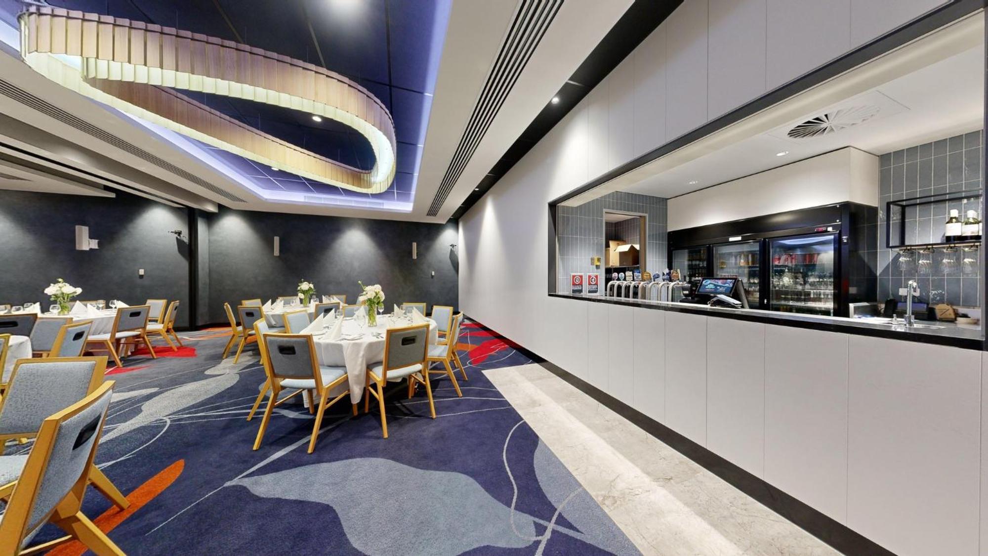 Holiday Inn Sydney St Marys By Ihg Exterior photo